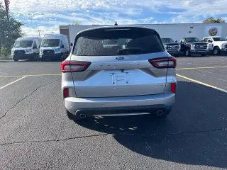 Ford Escape 2024 con tracción en las cuatro ruedas ST-Line Elite de 4 puertas SUV