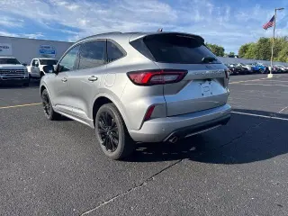 Ford Escape 2024 con tracción en las cuatro ruedas ST-Line Elite de 4 puertas SUV
