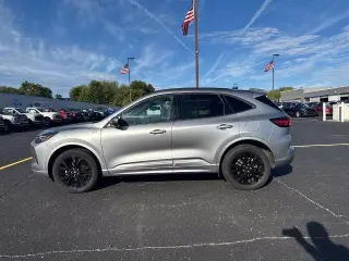 Ford Escape 2024 con tracción en las cuatro ruedas ST-Line Elite de 4 puertas SUV