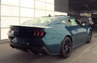 Ford Mustang 2026 EcoBoost Fastback de 2 puertas