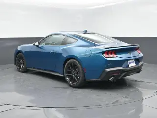 Ford Mustang 2026 EcoBoost Fastback de 2 puertas