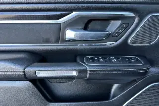 Ram 1500 2022 4x4 Laramie Cabina Tripulación 4p Caja Corta de 6.4 pies