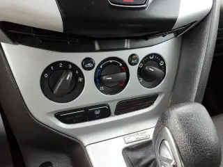 Ford Focus 2014 SE Sedán 4 puertas