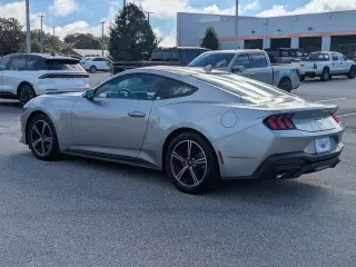 Ford Mustang 2025 EcoBoost 2 puertas Fastback