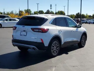 Ford Escape Plug-In Hybrid 2023 Base SUV de 4 puertas