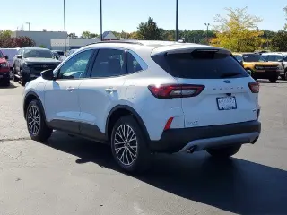 Ford Escape Plug-In Hybrid 2023 Base SUV de 4 puertas