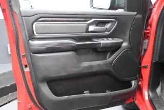 Ram 1500 2022 4x4 Big Horn Cabina Cuádruple de 4 puertas y caja de 6.4 pies