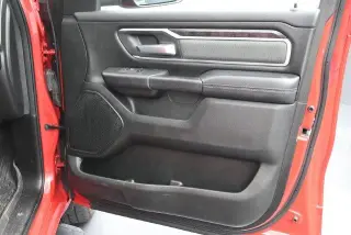 Ram 1500 2022 4x4 Big Horn Cabina Cuádruple de 4 puertas y caja de 6.4 pies