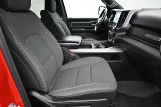 Ram 1500 2022 4x4 Big Horn Cabina Cuádruple de 4 puertas y caja de 6.4 pies