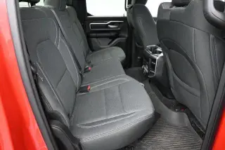 Ram 1500 2022 4x4 Big Horn Cabina Cuádruple de 4 puertas y caja de 6.4 pies