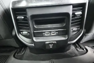 Ram 1500 2022 4x4 Big Horn Cabina Cuádruple de 4 puertas y caja de 6.4 pies