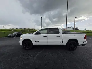 Ram 1500 2025 4x4 Limited Cabina Tripullero 4 puertas 5.6 pies SB Pickup