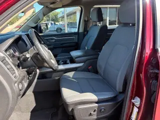 Ram 1500 2020 4x4 Big Horn 4 puertas Crew Cab batea de 5.6 pies