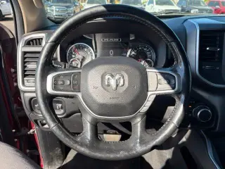 Ram 1500 2020 4x4 Big Horn 4 puertas Crew Cab batea de 5.6 pies