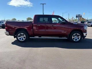 Ram 1500 2020 4x4 Big Horn 4 puertas Crew Cab batea de 5.6 pies