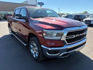 Ram 1500 2020 4x4 Big Horn 4 puertas Crew Cab batea de 5.6 pies