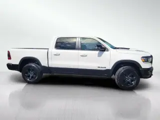 Ram 1500 2022 4x4 Rebel de 4 puertas, cabina doble, batea corta de 5.6 pies