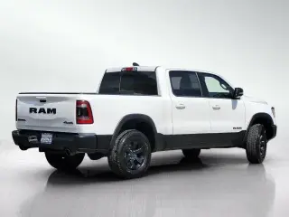 Ram 1500 2022 4x4 Rebel de 4 puertas, cabina doble, batea corta de 5.6 pies