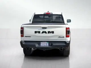 Ram 1500 2022 4x4 Rebel de 4 puertas, cabina doble, batea corta de 5.6 pies