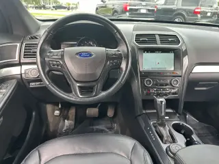 Ford Explorer 2017 AWD XLT SUV de 4 puertas