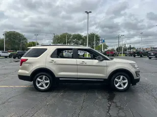 Ford Explorer 2017 AWD XLT SUV de 4 puertas