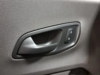 Ford Transit 2022 350 XL 3 puertas LWB Furgoneta de pasajeros de techo medio