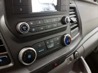 Ford Transit 2022 350 XL 3 puertas LWB Furgoneta de pasajeros de techo medio