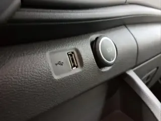 Ford Transit 2022 350 XL 3 puertas LWB Furgoneta de pasajeros de techo medio