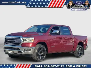 Camioneta Ram 1500 2024 4x4 Laramie 4 puertas Crew Cab con caja corta de 5.6 pies