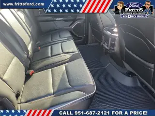 Camioneta Ram 1500 2024 4x4 Laramie 4 puertas Crew Cab con caja corta de 5.6 pies