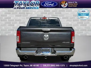 Ram 1500 2022 4x4 Big Horn 4 puertas Crew Cab Caja Corta de 5.6 pies Pickup