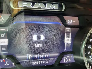 Ram 1500 2023 4x4 Big Horn 4puertas Cajón de tripulación 5.6 pies. SB Pickup