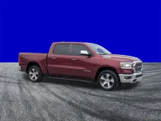 Ram 1500 2022 4x4 Laramie 4 puertas Crew Cab batea corta de 5.6 pies Pickup