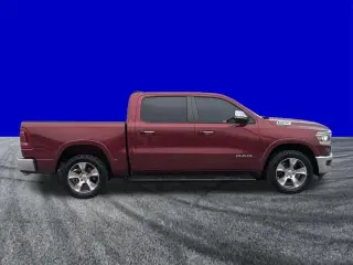 Ram 1500 2022 4x4 Laramie 4 puertas Crew Cab batea corta de 5.6 pies Pickup