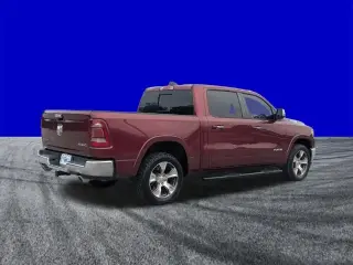 Ram 1500 2022 4x4 Laramie 4 puertas Crew Cab batea corta de 5.6 pies Pickup
