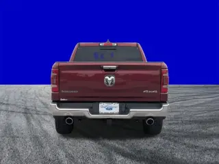 Ram 1500 2022 4x4 Laramie 4 puertas Crew Cab batea corta de 5.6 pies Pickup