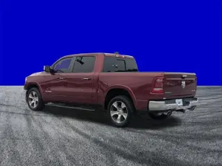 Ram 1500 2022 4x4 Laramie 4 puertas Crew Cab batea corta de 5.6 pies Pickup
