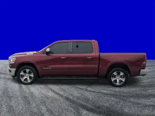 Ram 1500 2022 4x4 Laramie 4 puertas Crew Cab batea corta de 5.6 pies Pickup