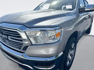 Ram 1500 2024 4x2 Laramie Cabina Dobrada 4 puertas 5.6 ft. SB Camioneta