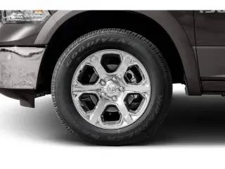 Ram 1500 2015 4x4 Laramie cabina doble de 4 puertas batea corta de 1.7 m