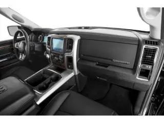 Ram 1500 2015 4x4 Laramie cabina doble de 4 puertas batea corta de 1.7 m