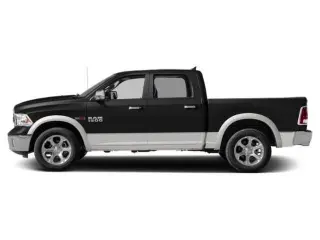 Ram 1500 2015 4x4 Laramie cabina doble de 4 puertas batea corta de 1.7 m