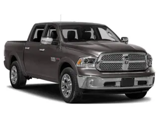 Ram 1500 2015 4x4 Laramie cabina doble de 4 puertas batea corta de 1.7 m