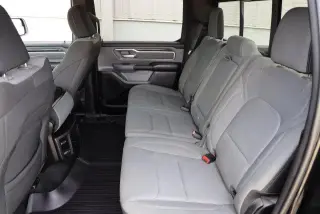 Ram 1500 2022 4x2 Big Horn de 4 puertas, cabina doble, caja corta de 6.4 pies