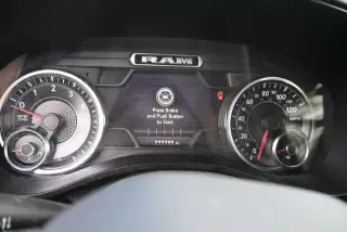 Ram 1500 2019 4x4 Big Horn 4 puertas Quad Cab batea de 6.4 pies