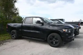 Ram 1500 2019 4x4 Big Horn 4 puertas Quad Cab batea de 6.4 pies