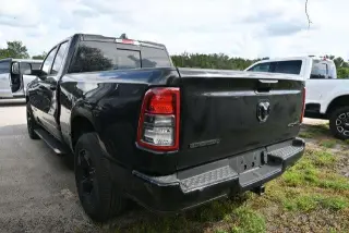Ram 1500 2019 4x4 Big Horn 4 puertas Quad Cab batea de 6.4 pies