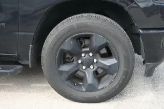 Ram 1500 2019 4x4 Big Horn 4 puertas Quad Cab batea de 6.4 pies