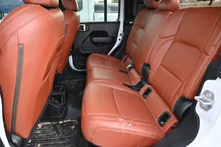 Jeep Gladiator 2023 4x4 Willys Sport 4 puertas Cabina tripulación 5.0 pies. SB