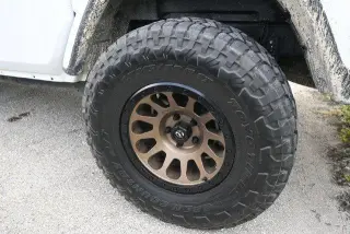 Jeep Gladiator 2023 4x4 Willys Sport 4 puertas Cabina tripulación 5.0 pies. SB